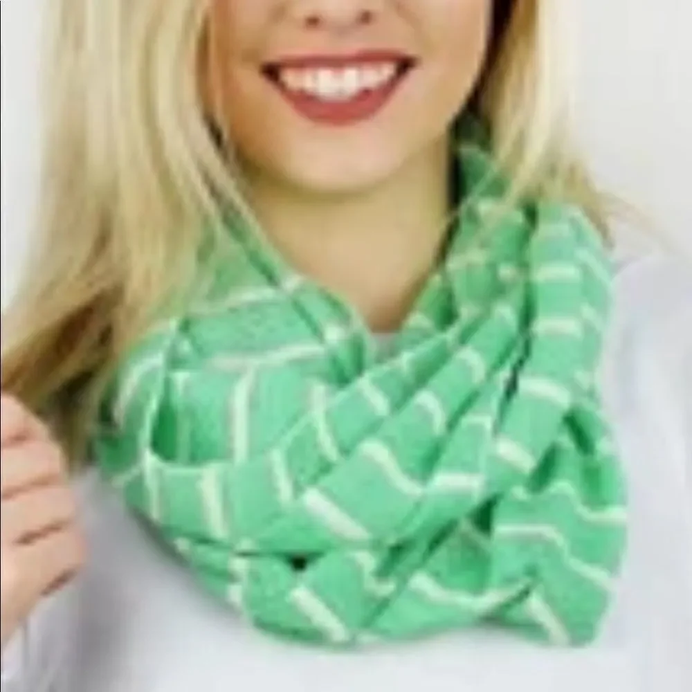 Infinity pull over scarf green striped